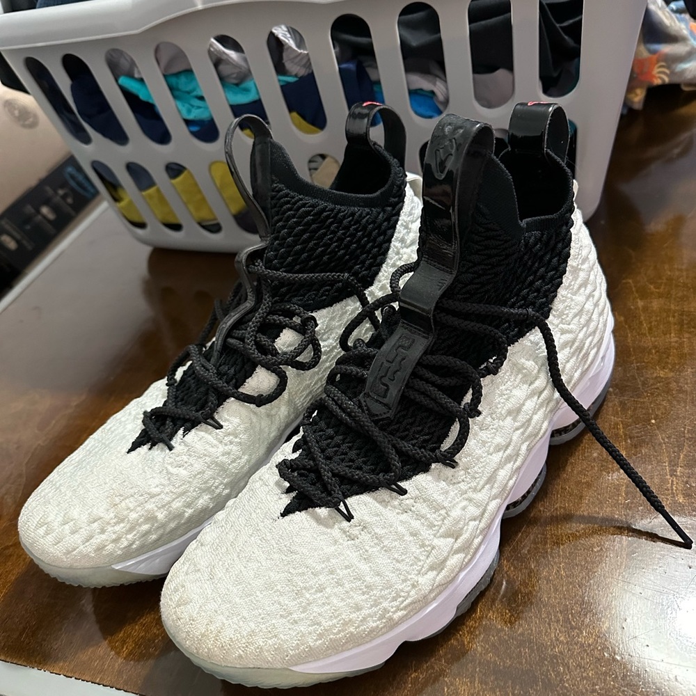 Nike lebron 15 size 12